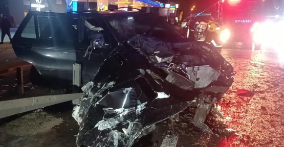 Takla Atan Otomobil 300 Metre Sürüklendi, Sürücü Olay Yerinden Kaçtı
