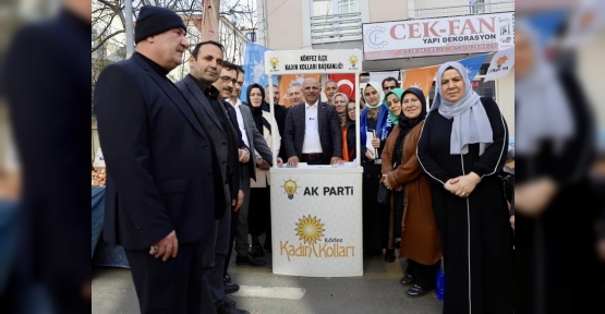 AK Partili Kadınlar Semt  Pazarında Stant Kurdu