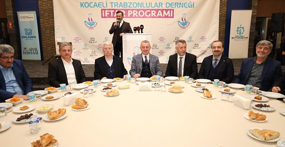 Başkan Büyükakın, Ağrı ve Trabzon İl Derneklerinin İftar Programına Katıldı