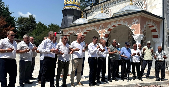    İzmit Kaynarca Camii İbadete Açıldı