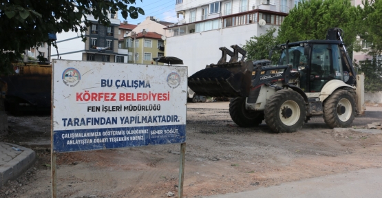 Körfez’de Bütün Sokak’a 100 Ton Asfalt