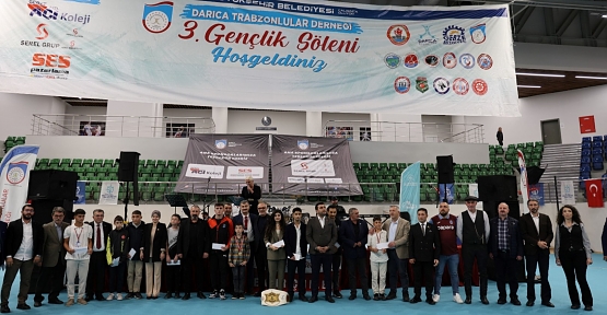 Gençlik Şöleninde Unutulmayacak Bir Akşam