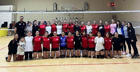 Körfez Gençlerbirliği Voleybol Takımı Lige Hazır