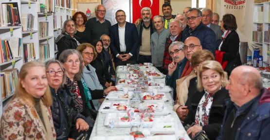 Derince Lisesi Mezunları Derneği   Öğretmenlerini Unutmadı