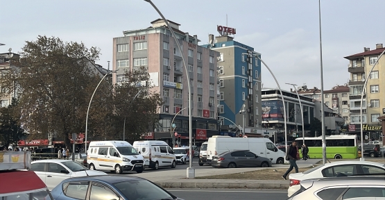 Park Halindeki Minibüste Ölü Bulundu