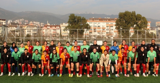 Körfezli Kızlar Galatasaray İle Hazırlık Maçı Yaptı