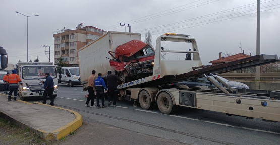 3 ARAÇ ZİNCİRLEME KAZAYA KARIŞTI