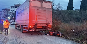 Park Halindeki Kamyona Çarpan Motosikletli Ağır Yaralandı